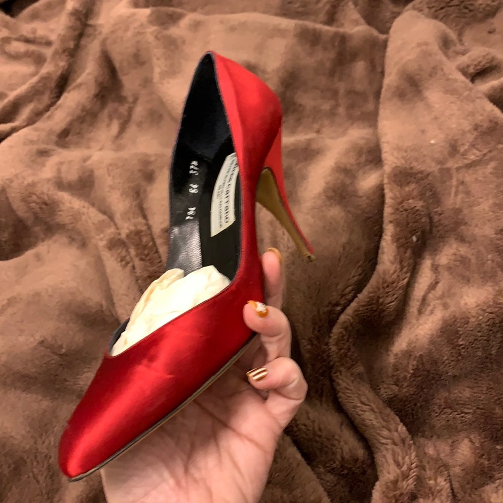 Vintage Andrea Carrano Red Satin Heels Made in Italy 37.5 (7.5) hand made